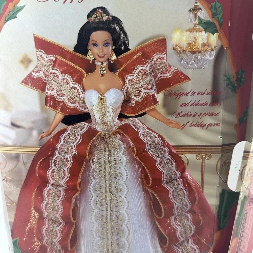 1997 Happy Holidays Barbie Special Edition Brunette #17832 Doll w/ Damaged Box